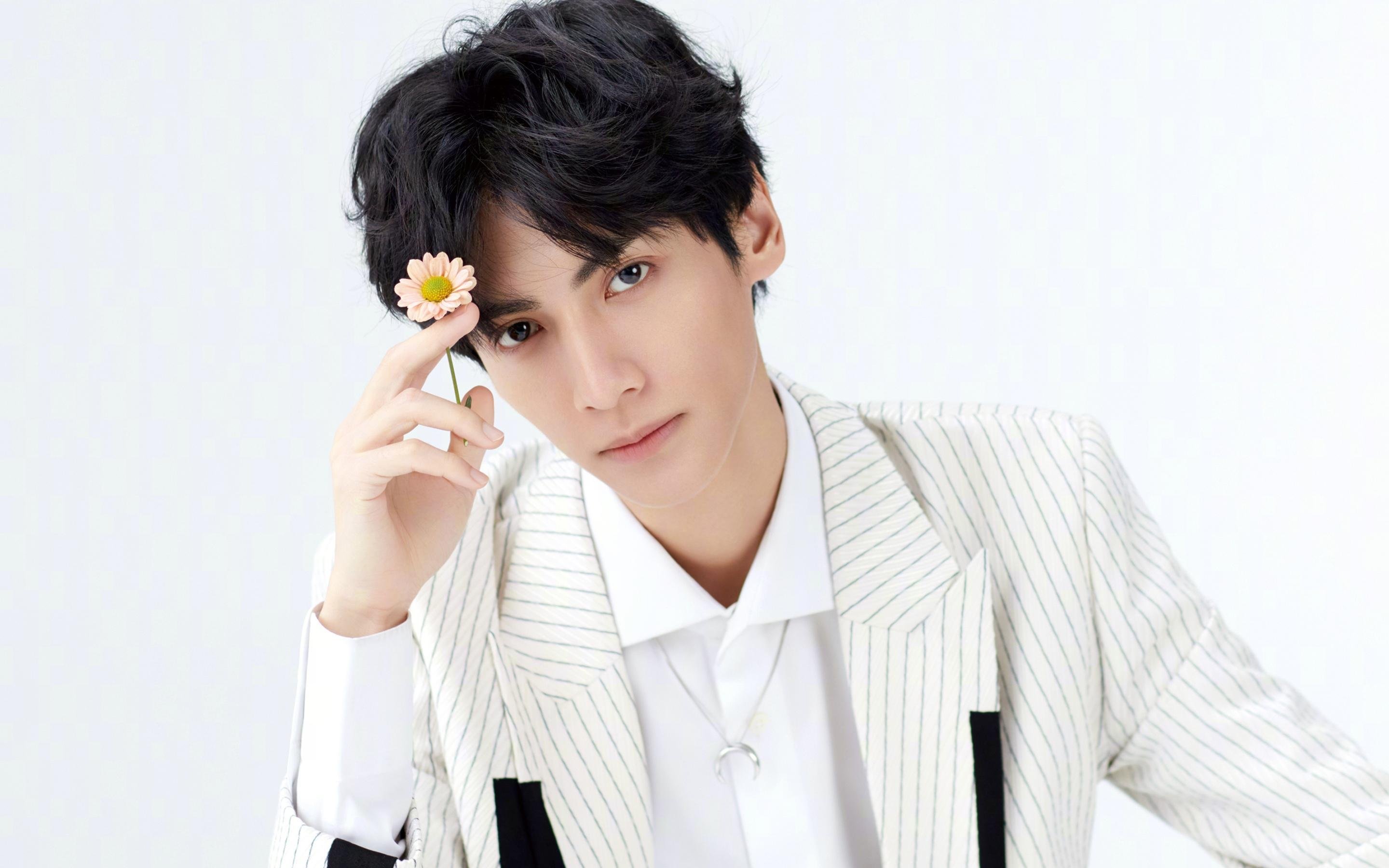 前三名差距缩小：争冠白热化！