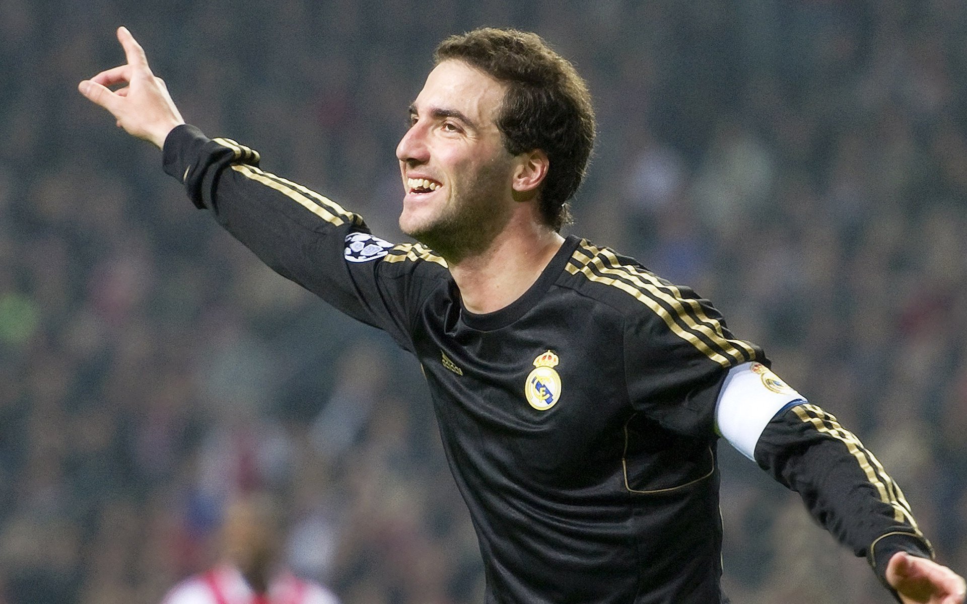 赛尔·阿尔斯塔：通过领导力和防守天赋，带领南非队保持强大竞争力